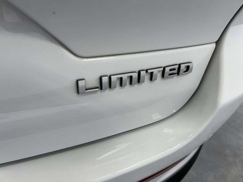 Used 2024 Jeep Grand Cherokee Limited AWD/4WD image 11