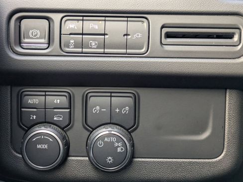 Used 2022 Chevrolet Tahoe RST w/ Sport Performance Package image 31