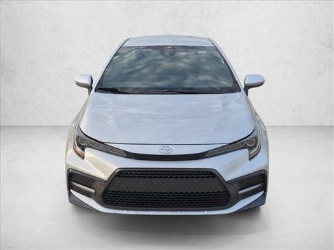 Used 2022 Toyota Corolla SE FWD image 2