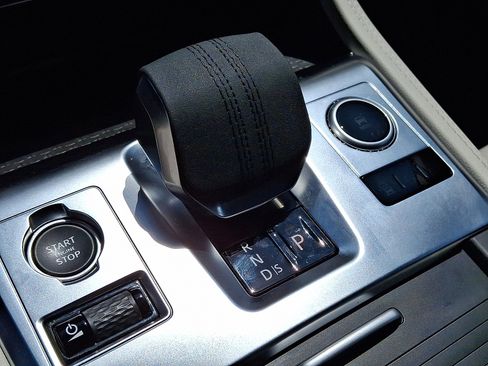 Used 2025 Jaguar F-PACE R-Dynamic S image 16