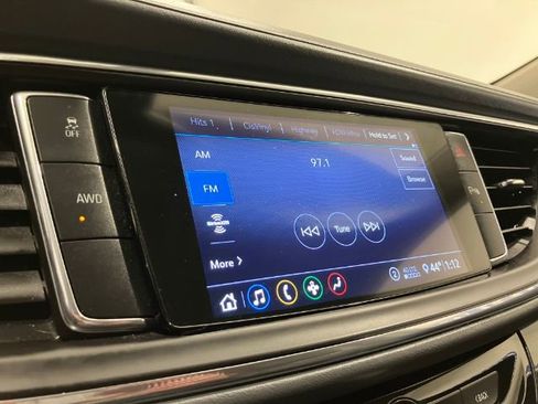 Used 2020 Buick Enclave Essence image 42