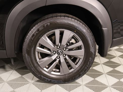 Used 2024 Nissan Pathfinder SV FWD image 19