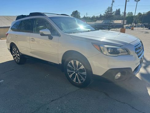 Used 2015 Subaru Outback 2.5i Limited image 9