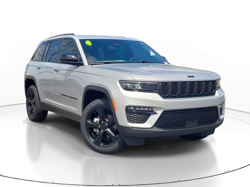 Used 2024 Jeep Grand Cherokee Limited w/ Black Appearance Package RWD image 1