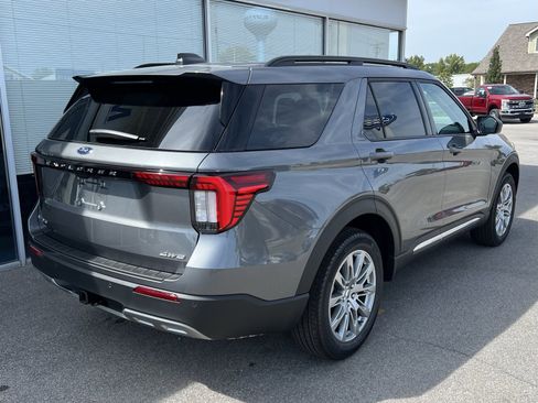 New 2025 Ford Explorer Active image 7