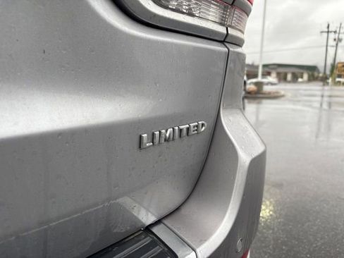Used 2018 Jeep Grand Cherokee Limited AWD/4WD image 27