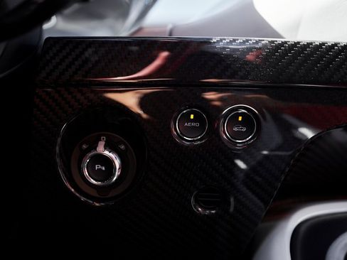 Used 2021 McLaren Elva image 69