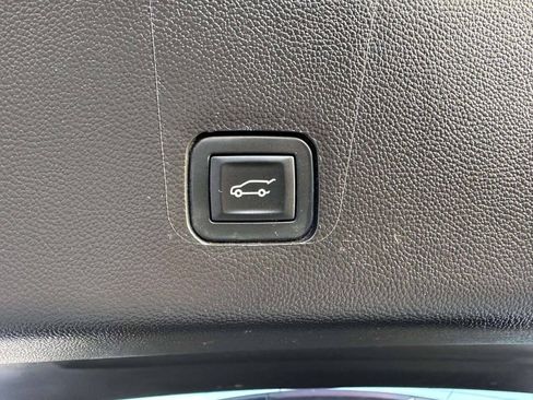 Used 2019 Chevrolet Traverse LT AWD/4WD image 13