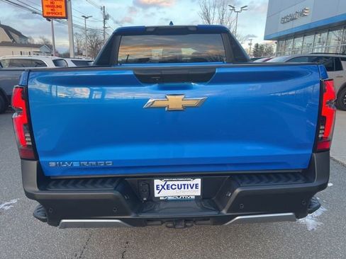 Used 2026 Chevrolet Silverado EV LT AWD/4WD image 5