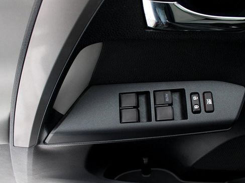 Used 2017 Toyota RAV4 LE Plus image 26