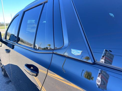 Used 2024 Cadillac Escalade Premium Luxury Platinum image 12