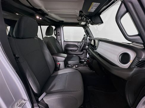 Used 2024 Jeep Wrangler Willys image 30