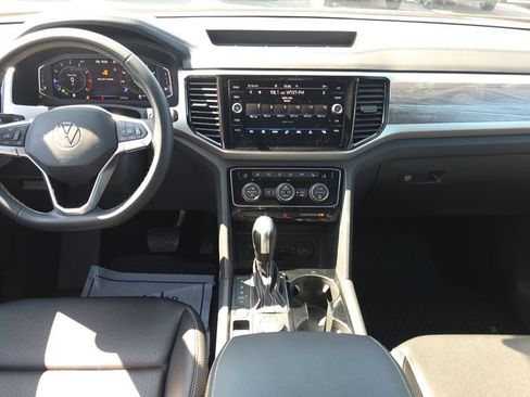 Used 2023 Volkswagen Atlas Cross Sport SE AWD/4WD image 24