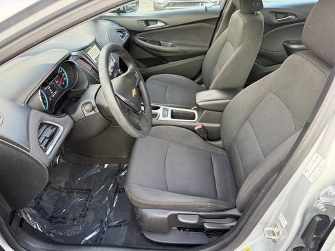 Used 2018 Chevrolet Cruze LS FWD image 11
