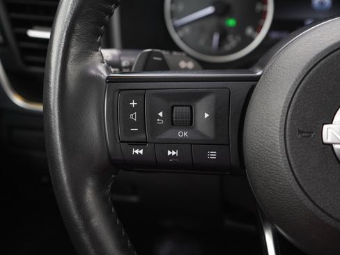 Used 2022 Nissan Rogue S AWD/4WD image 26