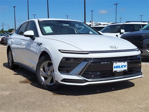 New 2025 Hyundai Sonata SE image 1
