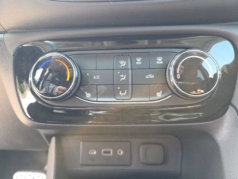 Certified 2023 Buick Encore GX Preferred w/ Cold Weather Comfort Package FWD image 21