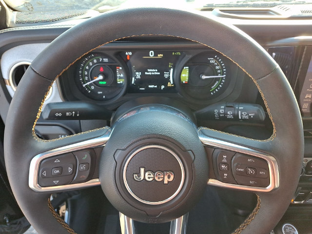 Used 2024 Jeep Wrangler Unlimited Sahara AWD/4WD image 4