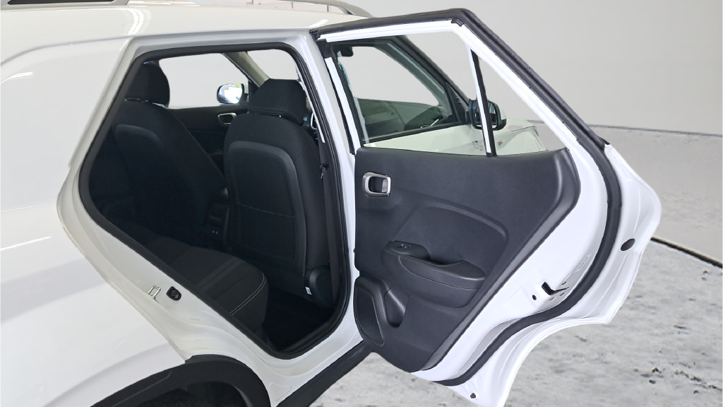Used 2026 Hyundai Venue SEL FWD image 25