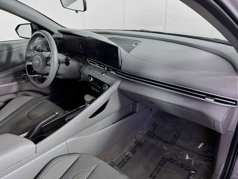 Used 2024 Hyundai Elantra SEL image 28