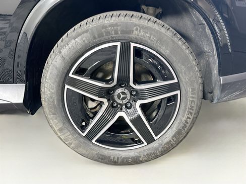 Used 2024 Mercedes-Benz GLC 300 4MATIC w/ AMG Line image 11