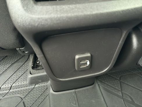 Used 2024 Chevrolet Equinox LS w/ LS Convenience Package FWD image 35
