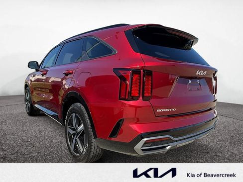 Used 2023 Kia Sorento S w/ Panoramic Sunroof Package image 3