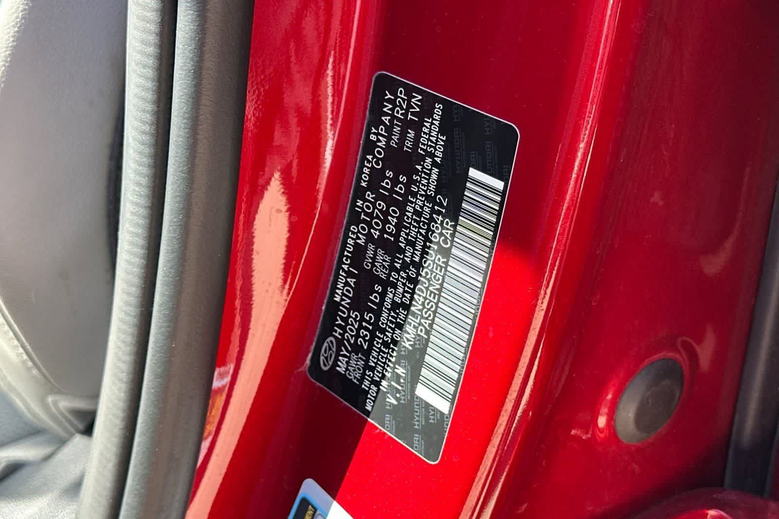 Used 2025 Hyundai Elantra Limited FWD image 29