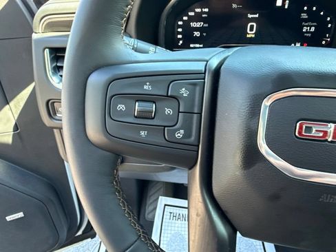 Used 2022 GMC Yukon XL AT4 AWD/4WD image 32