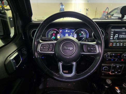 Used 2022 Jeep Wrangler Unlimited Sahara AWD/4WD image 20