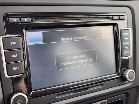 Used 2012 Volkswagen Golf 4-Door FWD image 23