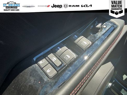 Used 2024 Jeep Wagoneer Limited AWD/4WD image 14