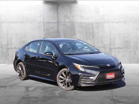 Used 2024 Toyota Corolla SE FWD image 2