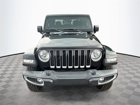 Used 2022 Jeep Gladiator Overland w/ Popular Equipment Package image 2