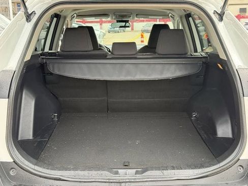 Used 2021 Toyota RAV4 LE AWD/4WD image 30
