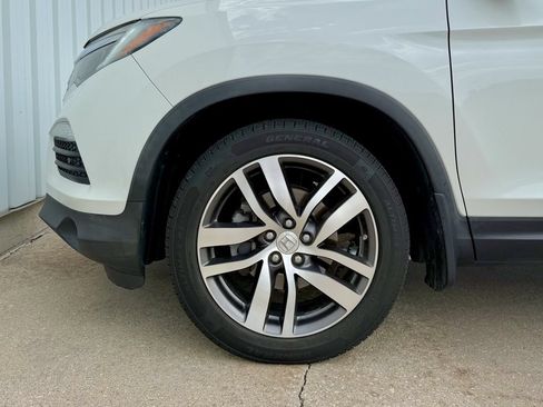 Used 2016 Honda Pilot Elite image 32