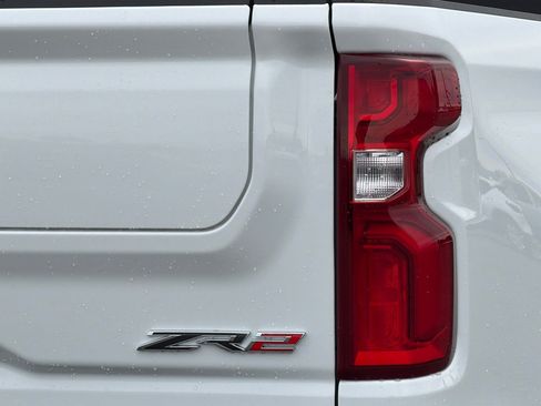 Used 2026 Chevrolet Silverado 1500 ZR2 image 31