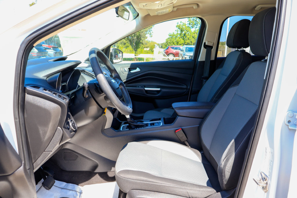 Used 2017 Ford Escape SE FWD image 7