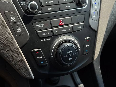 Used 2017 Hyundai Santa Fe Sport FWD image 33