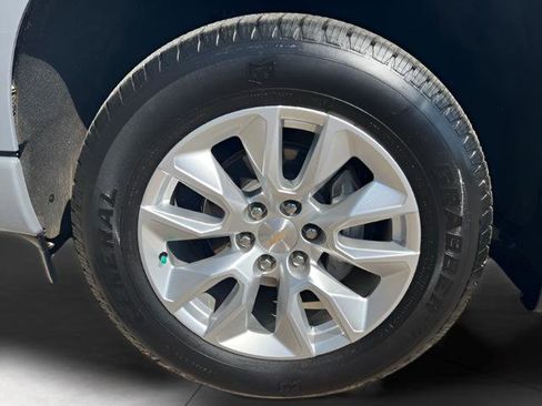 Used 2025 Chevrolet Silverado 1500 Custom AWD/4WD image 9