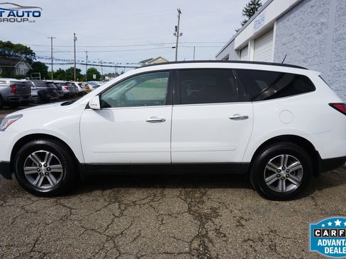 Used 2017 Chevrolet Traverse LT AWD/4WD image 4