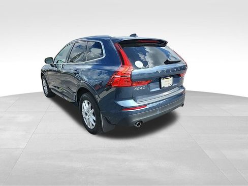 Used 2021 Volvo XC60 T5 Momentum w/ Climate Package image 9
