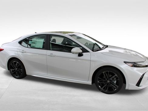 New 2026 Toyota Camry XSE AWD/4WD image 18