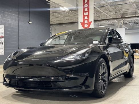 Used 2023 Tesla Model 3 Standard Range image 24