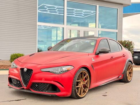 Used 2017 Alfa Romeo Giulia Quadrifoglio RWD image 13