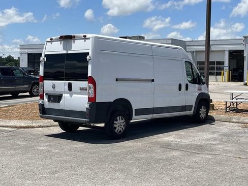Used 2018 RAM ProMaster 2500 w/ Premium Appearance Group FWD image 3