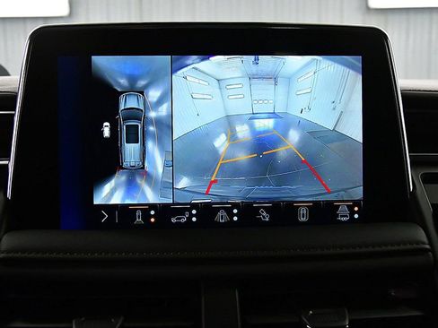 Used 2024 Chevrolet Suburban High Country AWD/4WD image 23