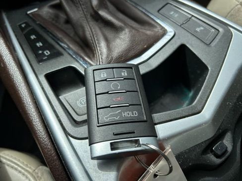 Used 2011 Cadillac SRX Luxury FWD image 32