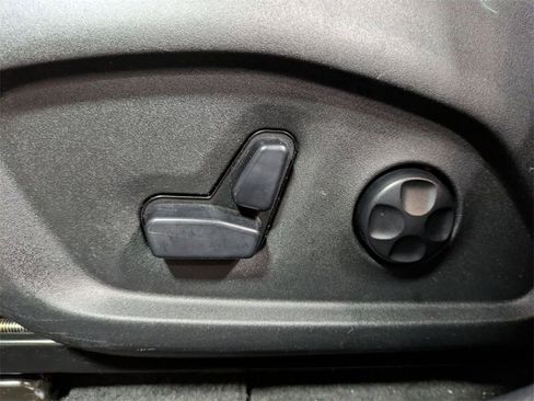 Used 2018 Jeep Compass Latitude w/ Popular Equipment Group image 12