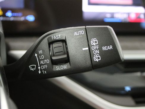 New 2026 BMW X5 xDrive50e image 30